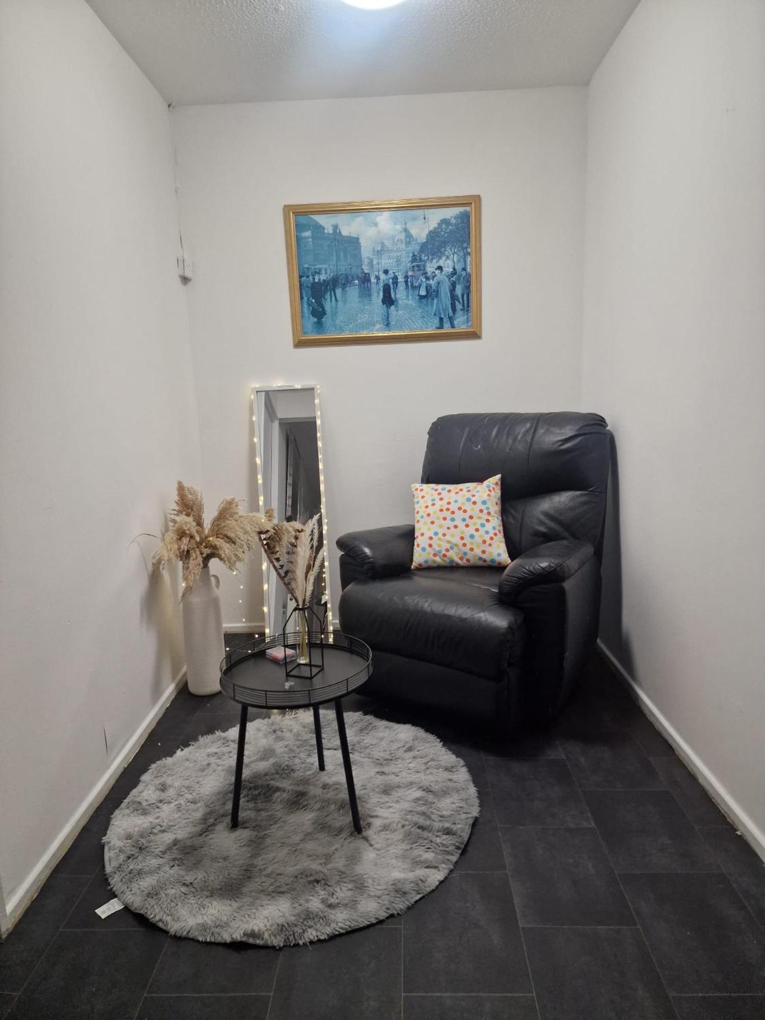 3 Bedroom Furnished House Loughton  Luaran gambar